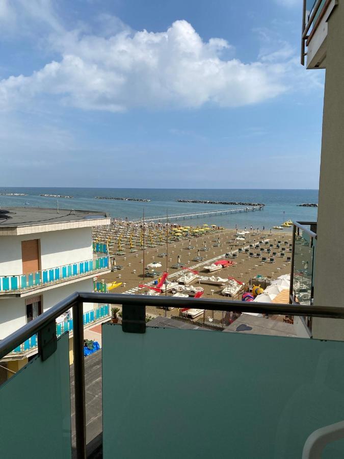 Hotel Royal-Spiaggia กัตเตโออามาเร ภายนอก รูปภาพ