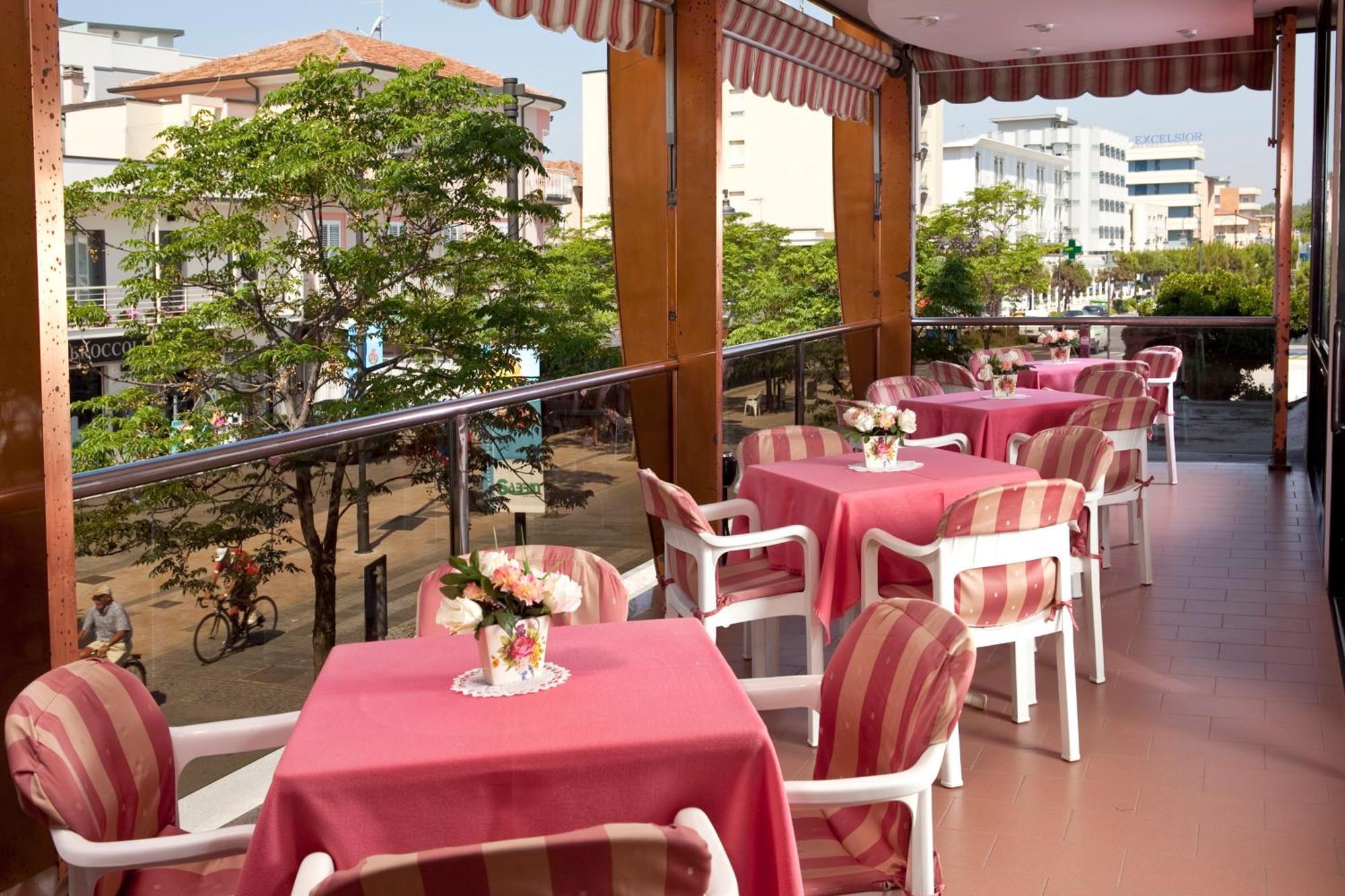 Hotel Royal-Spiaggia กัตเตโออามาเร ภายนอก รูปภาพ